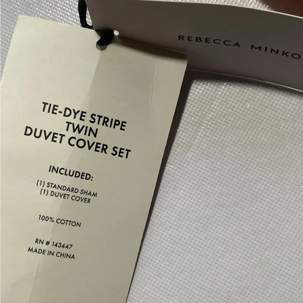 NEW- Size Twin Rebecca Minkoff Tie-Dye Stripe Duvet & Sham Cover Set Pink/White